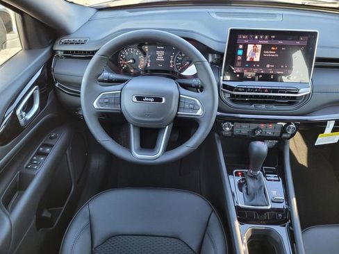 New 2026 Jeep Compass Latitude AWD/4WD image 10