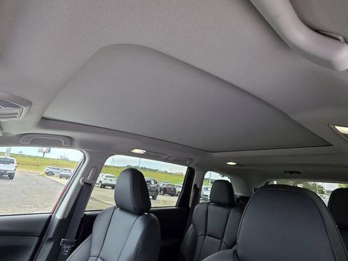 New 2026 Subaru Ascent Limited AWD/4WD image 9