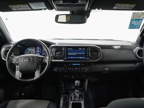 Used 2020 Toyota Tacoma TRD Sport AWD/4WD image 13