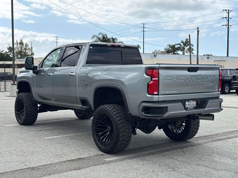 Used 2025 Chevrolet Silverado 2500 LTZ w/ LTZ Convenience Package AWD/4WD image 4