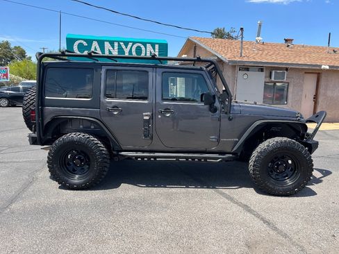 Used 2014 Jeep Wrangler Unlimited Sport w/ Quick Order Package 24S AWD/4WD image 3