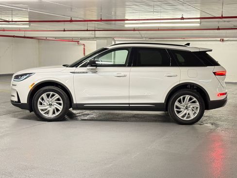 New 2026 Lincoln Corsair Premiere FWD image 2