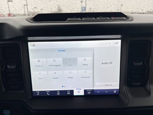 Used 2023 Ford Bronco Outer Banks image 40