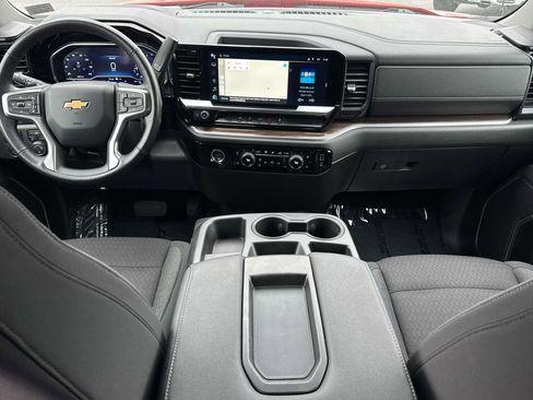 Used 2022 Chevrolet Silverado 1500 LT AWD/4WD image 3