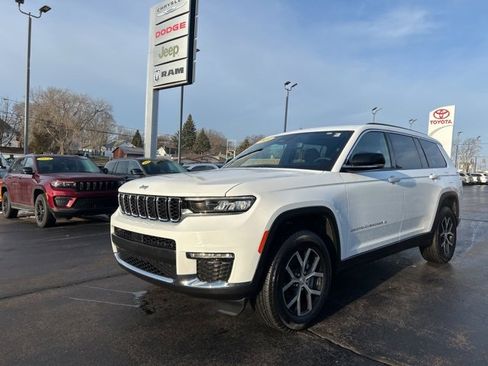 Used 2024 Jeep Grand Cherokee L Limited w/ Trailer Tow Package image 3