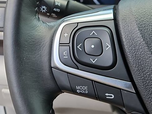Used 2016 Toyota Camry XLE FWD image 21