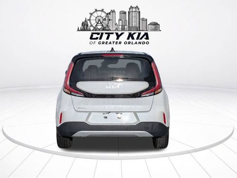 Certified 2025 Kia Soul LX w/ LX Technology Package FWD image 4
