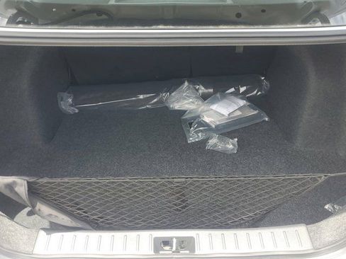 New 2025 Nissan Versa SR w/ Trunk Package FWD image 5