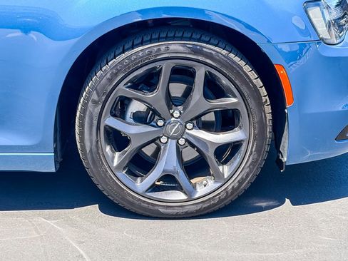 Used 2023 Chrysler 300 Touring w/ Sport Appearance Package RWD image 10