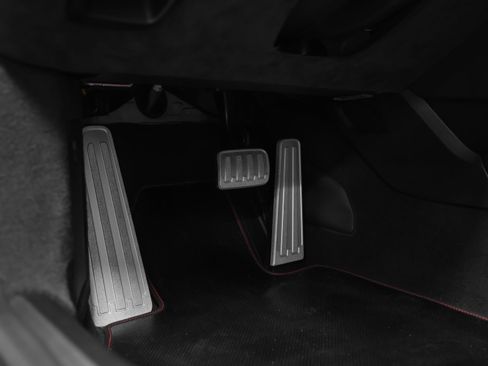Certified 2018 Porsche 911 GT2 RS RWD image 64