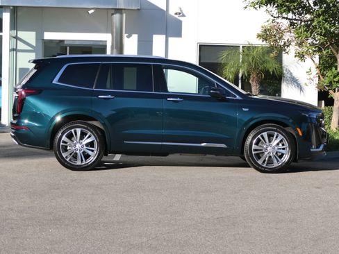 New 2025 Cadillac XT6 Premium Luxury image 7