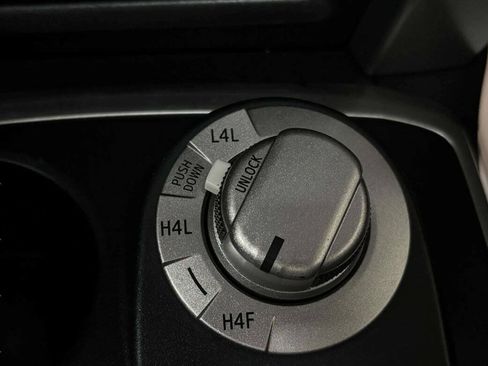 Used 2012 Toyota 4Runner Limited AWD/4WD image 33