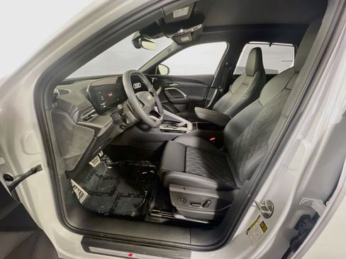 Used 2025 Audi SQ5 Premium Plus AWD/4WD image 21