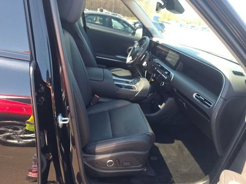 Used 2026 Hyundai Palisade Limited FWD image 3