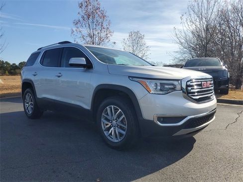 Used 2017 GMC Acadia SLE w/ Driver Alert Package I image 3