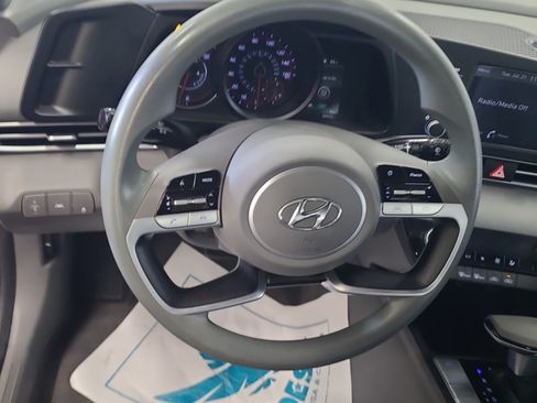 Used 2022 Hyundai Elantra SEL w/ Cargo Package FWD image 10