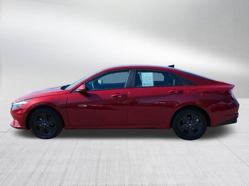 Certified 2023 Hyundai Elantra SEL FWD image 4