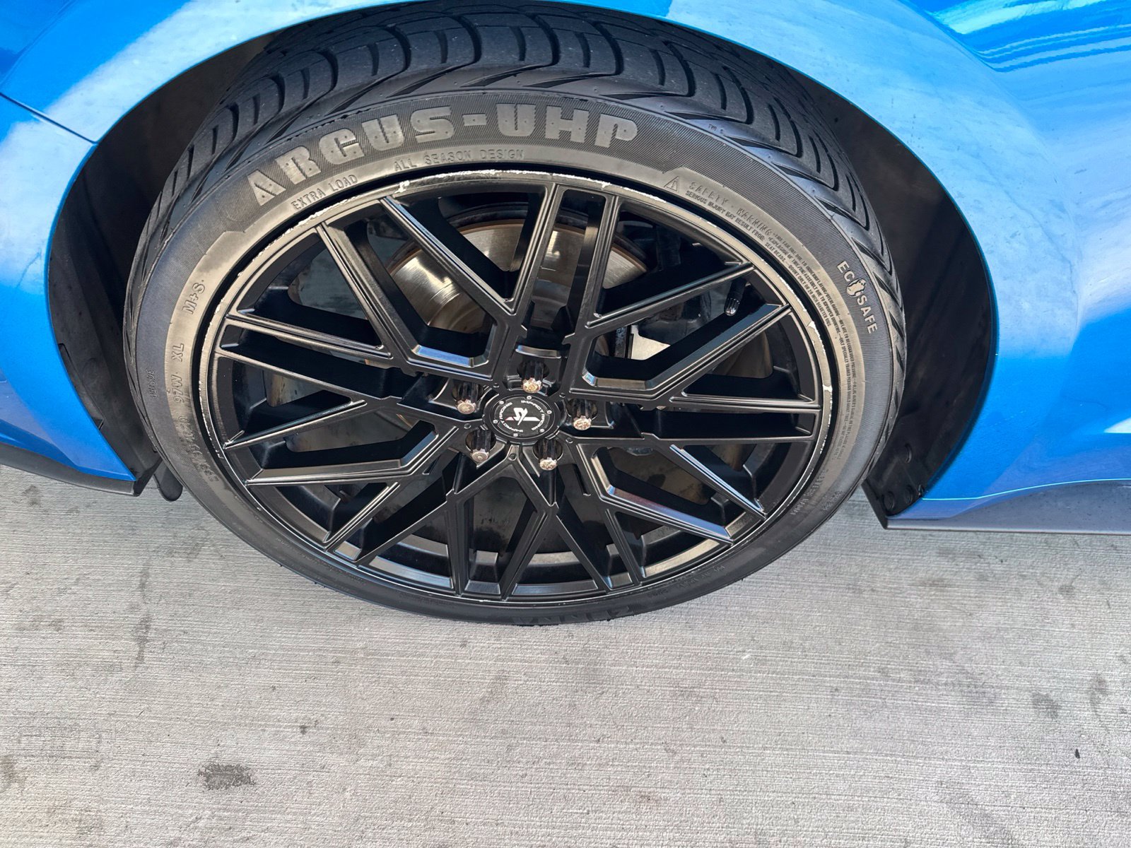 Used 2019 Ford Mustang Coupe RWD image 2