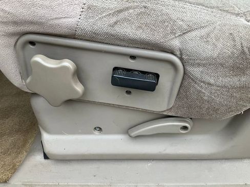 Used 2002 Chevrolet Suburban LS RWD image 6