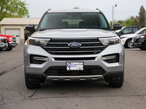 Used 2023 Ford Explorer XLT w/ Equipment Group 202A AWD/4WD image 2
