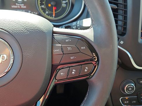 Used 2023 Jeep Cherokee Altitude Lux image 22