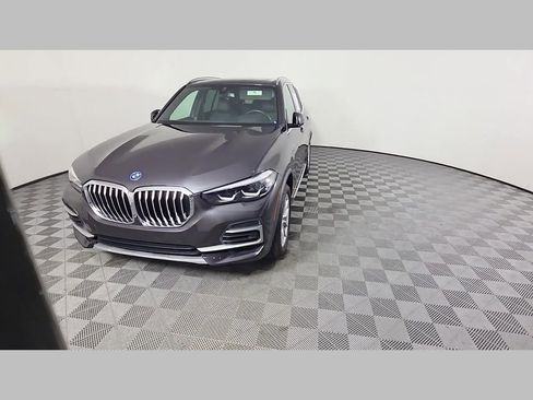 Used 2022 BMW X5 xDrive45e w/ Premium Package image 52