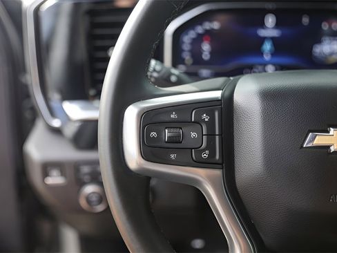 Used 2025 Chevrolet Silverado 2500 LTZ image 17