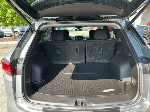 Used 2024 Chevrolet Blazer LT w/ Convenience Package FWD image 27