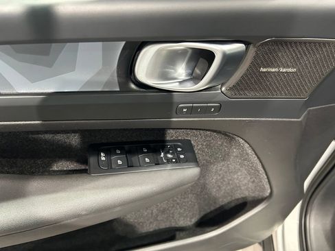 Used 2023 Volvo XC40 Recharge Ultimate AWD/4WD image 9