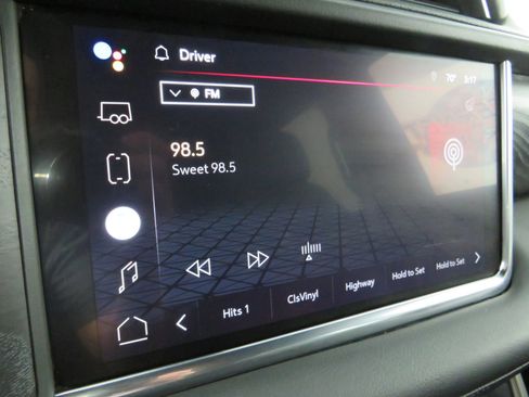 Used 2022 GMC Yukon XL Denali w/ Advanced Technology Package image 25