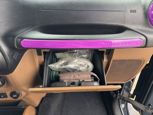 Used 2017 Jeep Wrangler Unlimited Sahara w/ Dual Top Group image 18