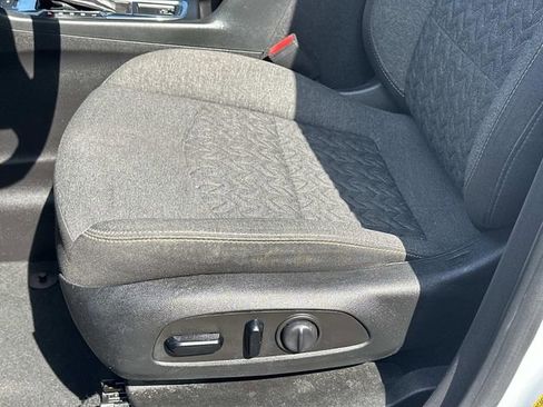 Used 2024 Chevrolet Equinox LT AWD/4WD image 16