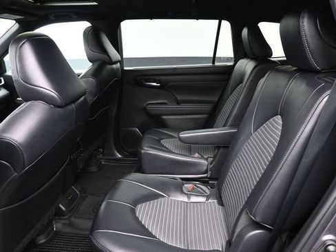 Certified 2023 Toyota Highlander XSE image 29