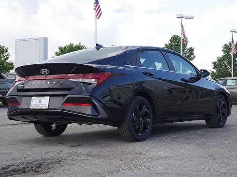 New 2026 Hyundai Elantra SEL Sport Premium FWD image 19