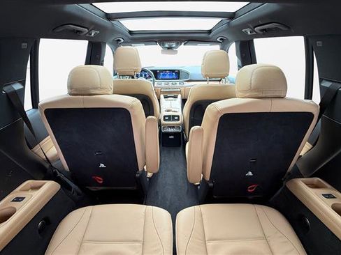 Used 2024 Mercedes-Benz GLS 450 4MATIC w/ Pinnacle Trim Package image 22
