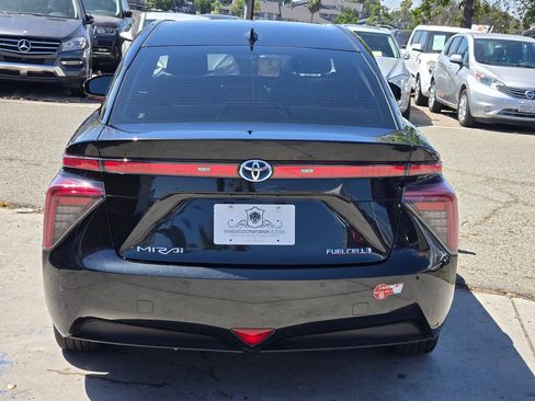 Used 2018 Toyota Mirai FWD image 15
