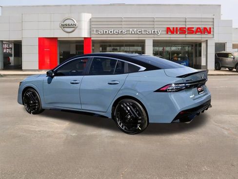New 2026 Nissan Sentra SR w/ Floor Mat Package FWD image 5