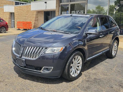 Used 2013 Lincoln MKX AWD image 4