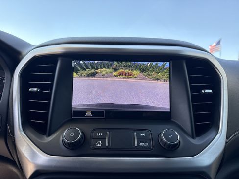 Used 2022 GMC Acadia SLT w/ Elevation Edition FWD image 25