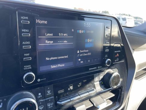 Used 2022 Toyota Highlander XLE image 40