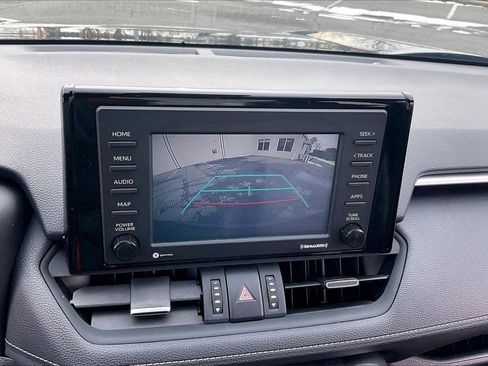Used 2020 Toyota RAV4 XLE Premium image 14