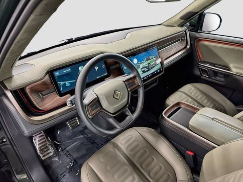 Used 2023 Rivian R1S Adventure AWD/4WD image 9