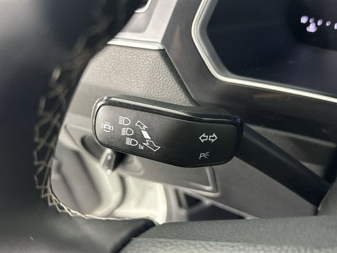 Used 2024 Volkswagen Tiguan SE AWD/4WD image 14