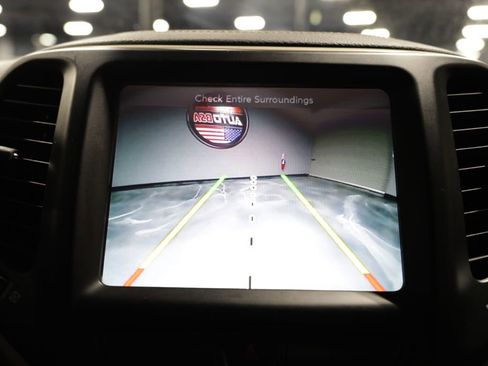 Used 2015 Jeep Cherokee Limited image 40