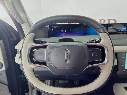 New 2026 Lincoln Navigator Reserve AWD/4WD image 12
