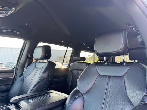 Used 2024 Jeep Wagoneer L Series III w/ Flexible Seating Group image 11