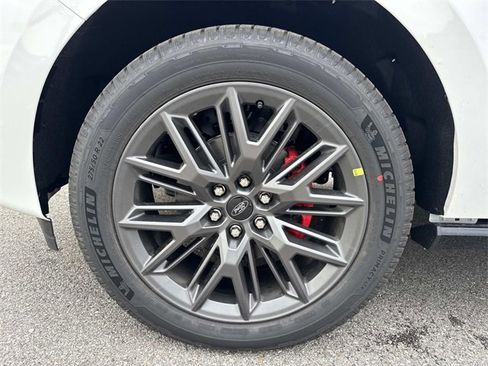 New 2025 Ford Expedition Platinum w/ Stealth Performance Package image 9