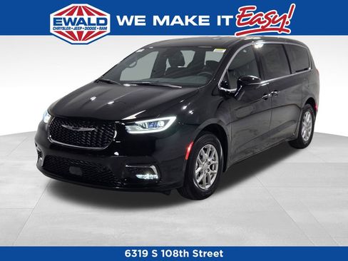 New 2026 Chrysler Pacifica Select image 15