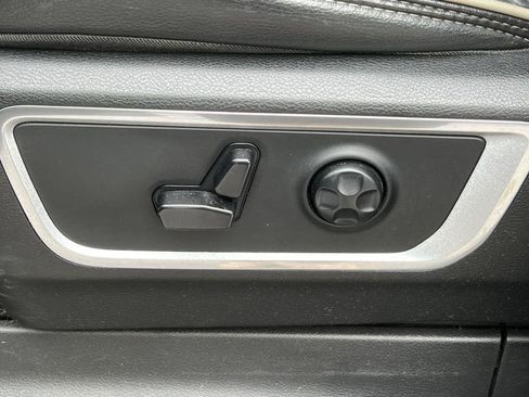 Used 2020 RAM 1500 Laramie RWD image 17