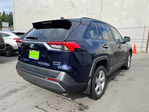 Used 2019 Toyota RAV4 Limited AWD/4WD image 4